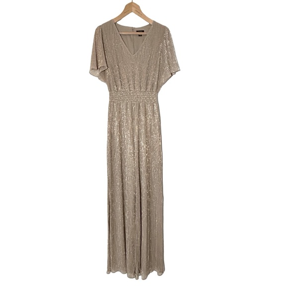 Halogen V-Neck Flutter Sleeve Wide Leg Plissé Jumpsuit in Metallic Taupe Size M - Picture 5 of 9